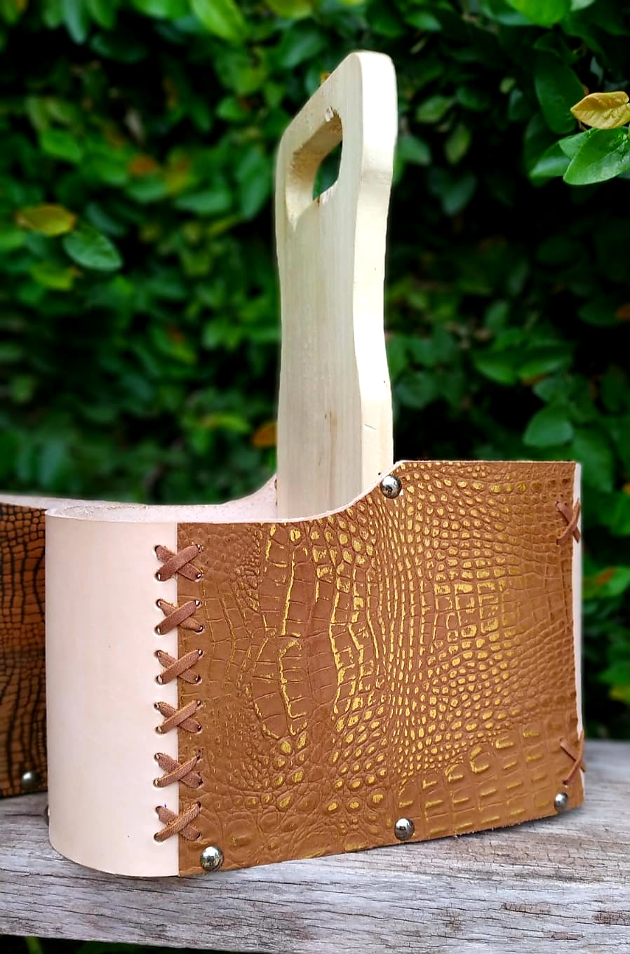 MATERA DE AUTO EN CUERO CRUDO