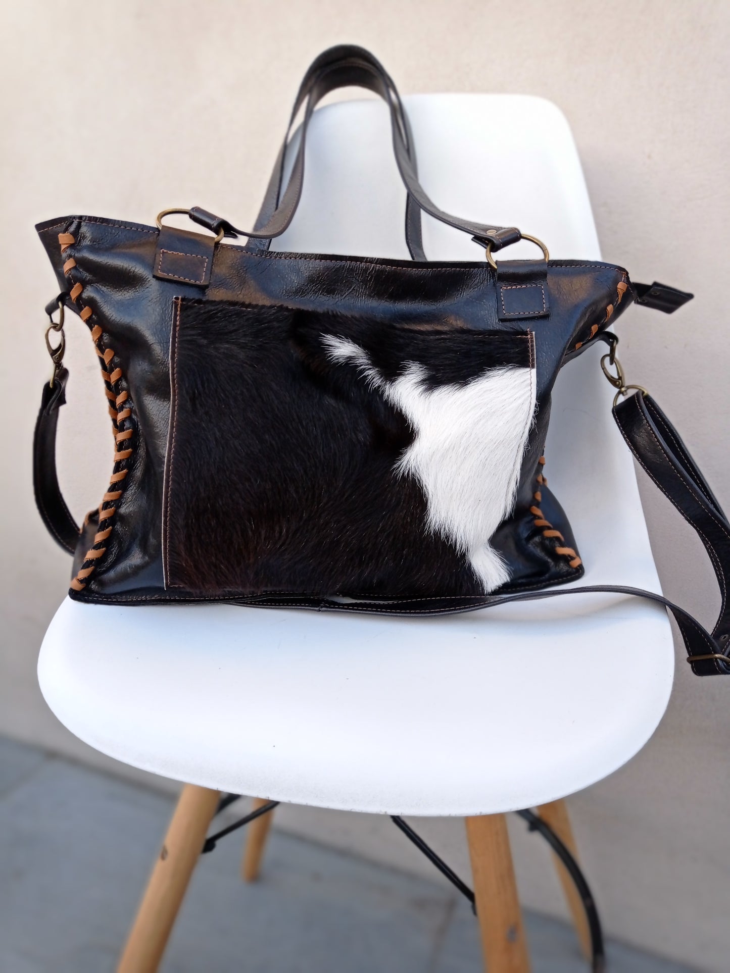 CARTERA BRUNA EN CUERO PELO