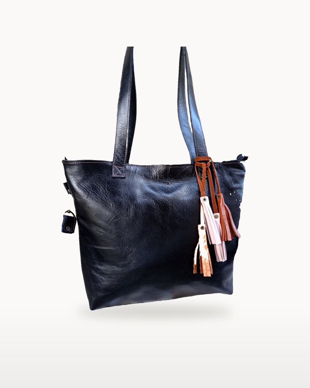 Cartera Bruna Liso de Isabelle, sobre fondo blanco